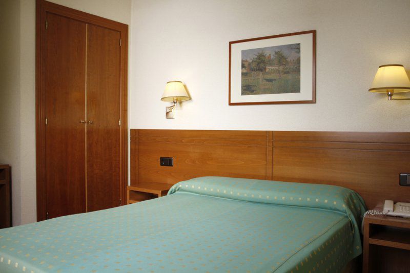Yit Conquista De Toledo Otel Oda fotoğraf