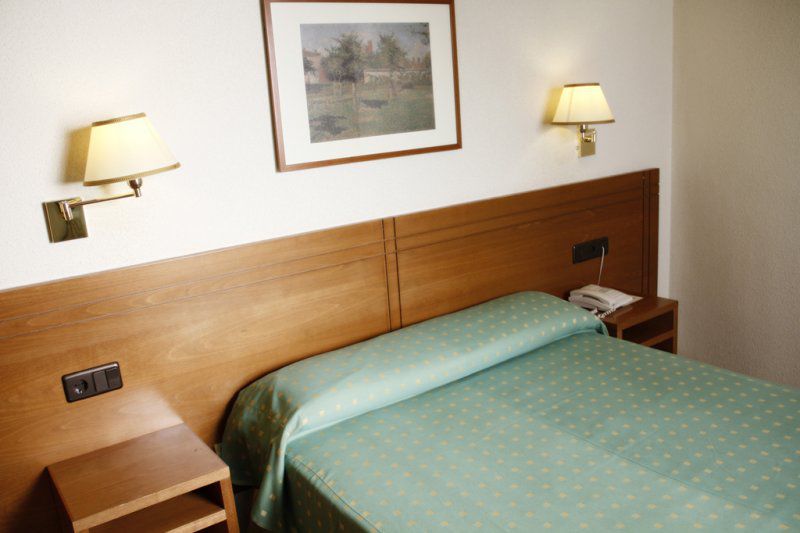 Yit Conquista De Toledo Otel Oda fotoğraf